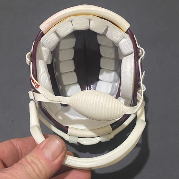 Mississippi State University mini Football Helmet. Perfect for fans, collectors - Picture 6 of 6